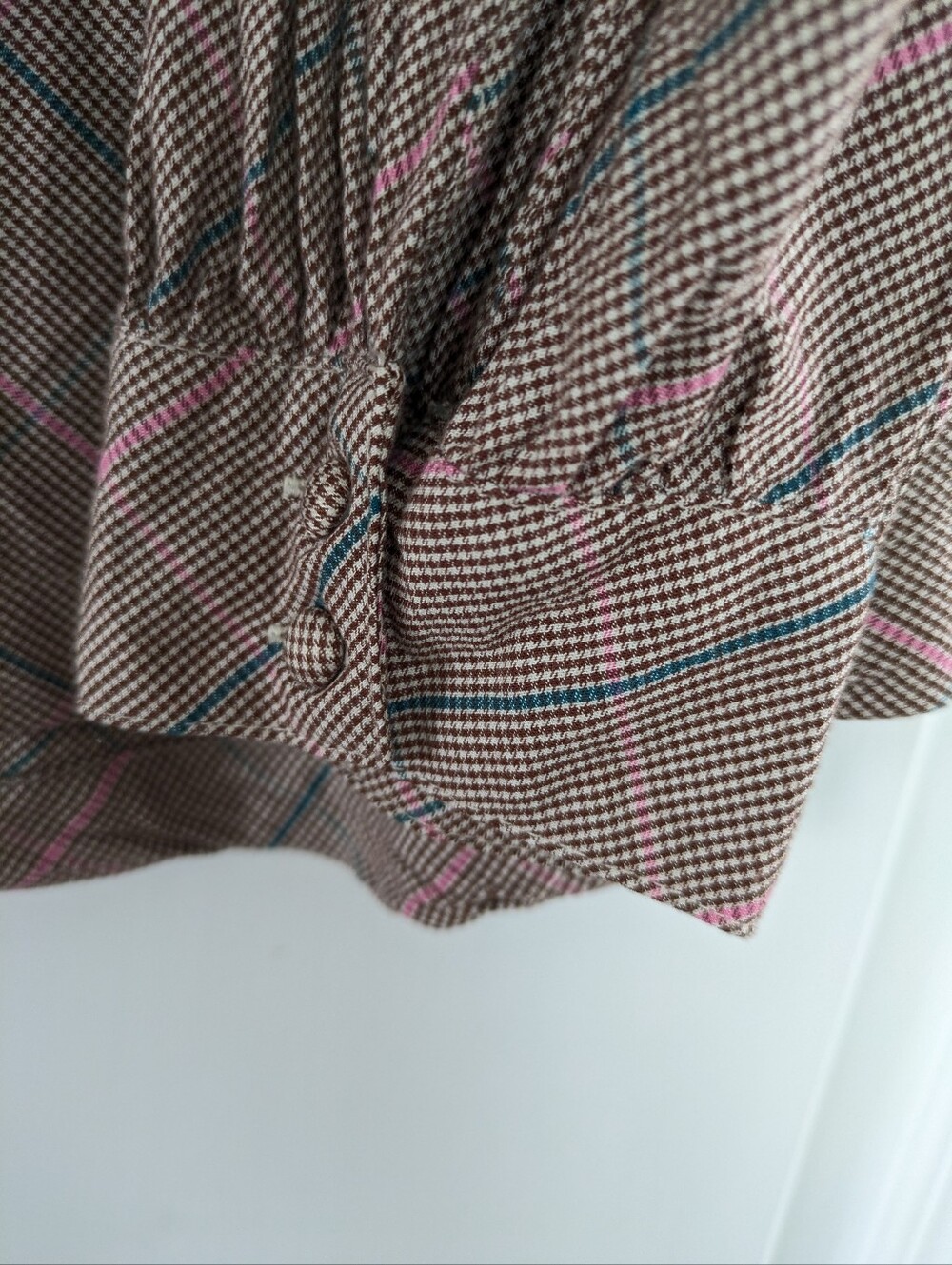 Crown & Ivy Shirt Womens 1X Tan Plaid Ruffle Split Neck Tunic Long Sleeve - Picture 7 of 9